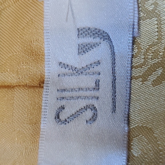 Kimono silky golden color robe. One size. With tie. Shorter sleeve. Asian style - Picture 8 of 8